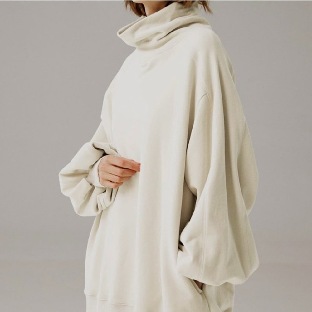 LIT Whisper Over Sized Cream Sweatshirt
